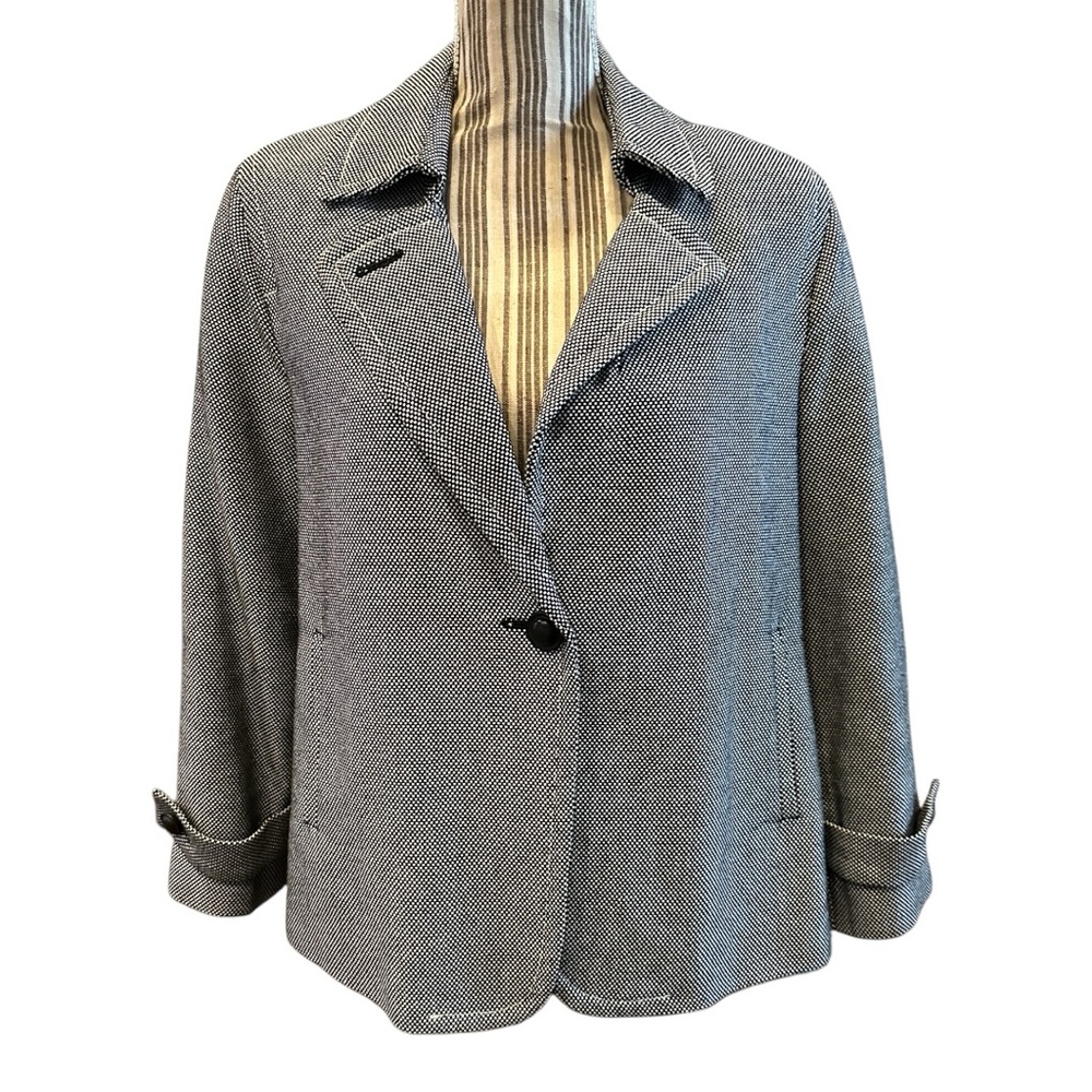 Talbots black & white jacket size 12 adjustable single large black button